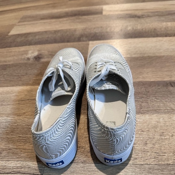 Size 11 Keds Sneakers - Picture 4 of 5